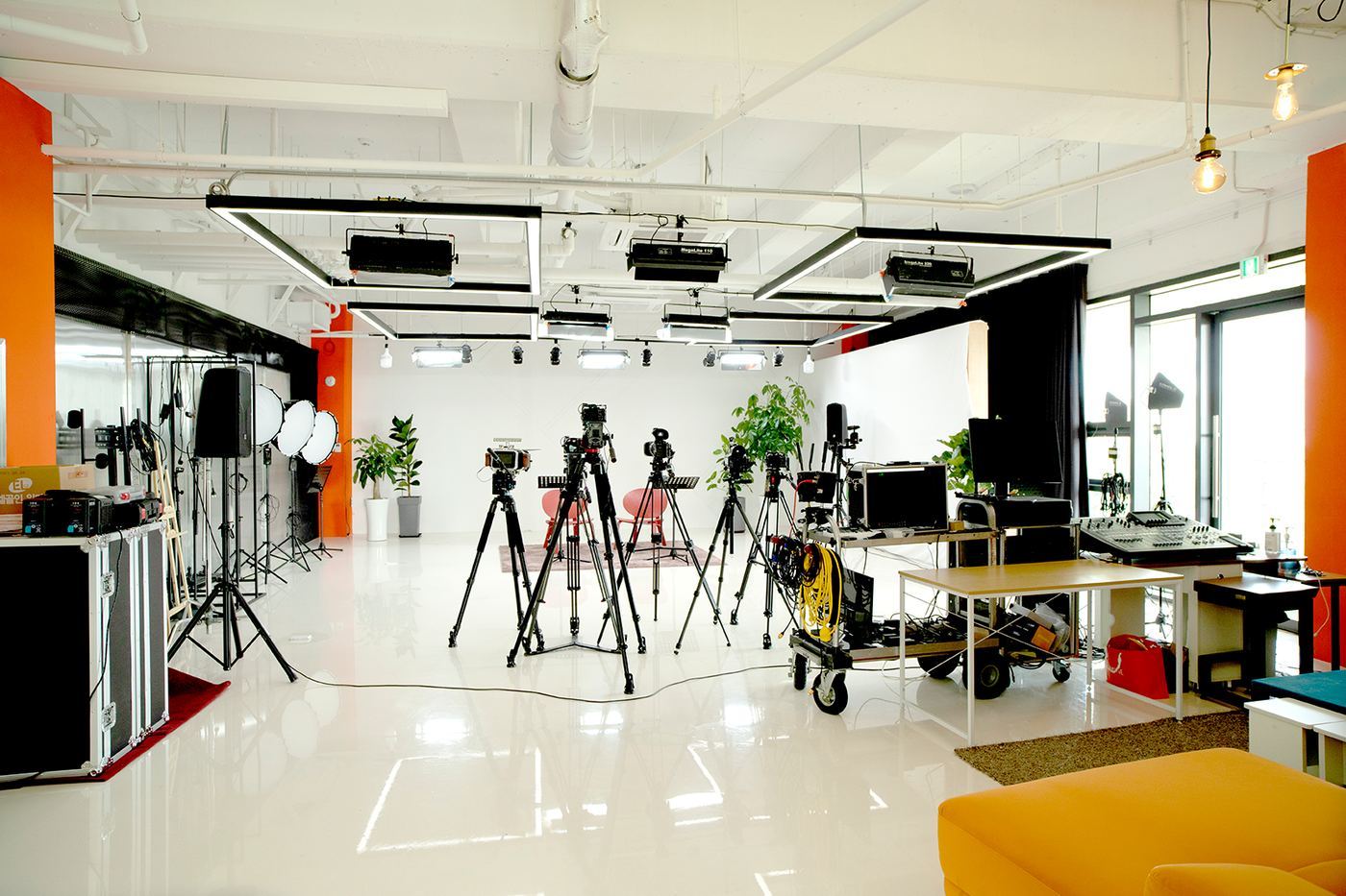 Studio V 3