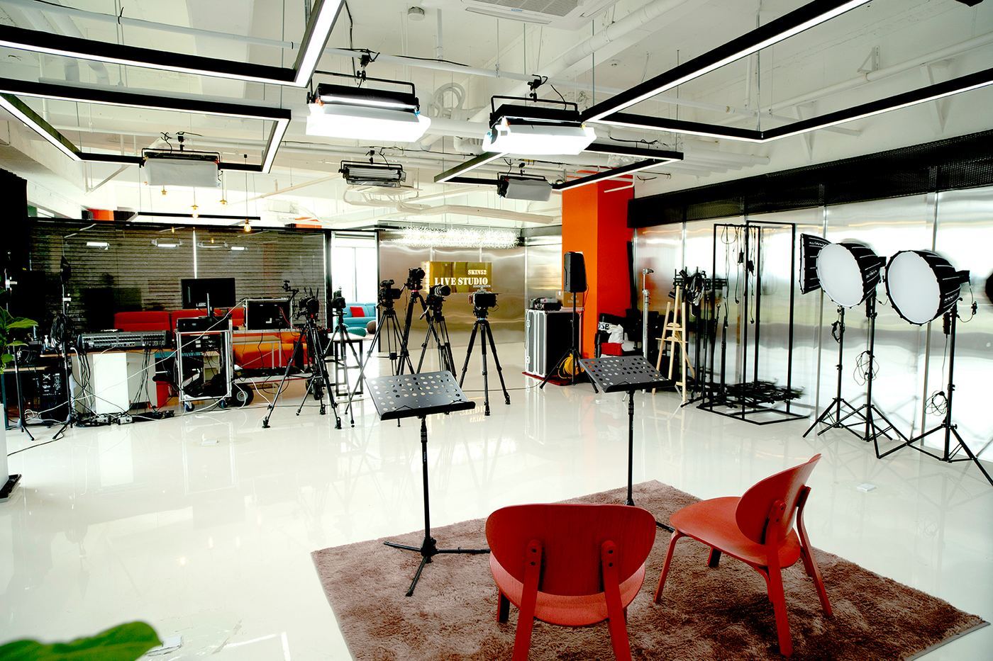 Studio V 2
